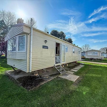 Great 8 Berth Caravan In Norfolk Near To Great Yarmouth Ref 20178Bs Hopton on Sea Kültér fotó